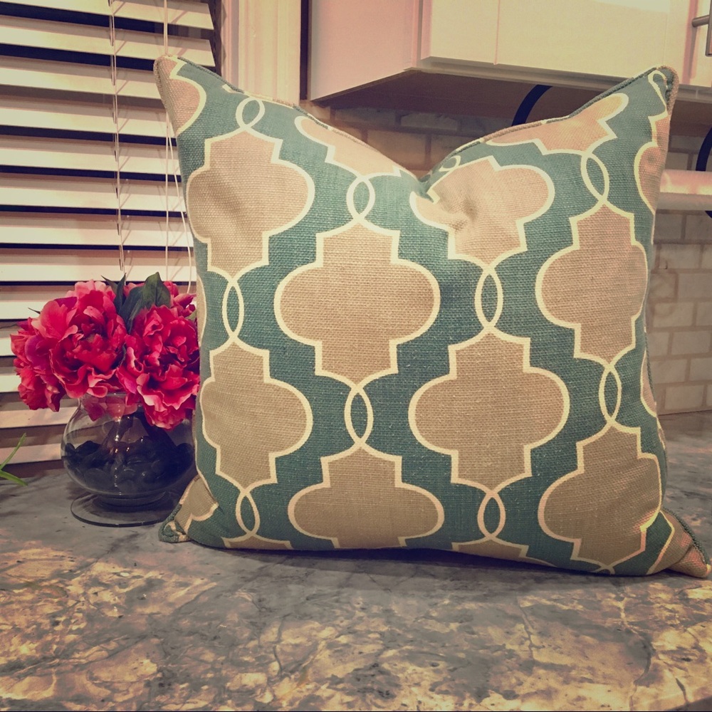 ~ 1 PILLOW ~